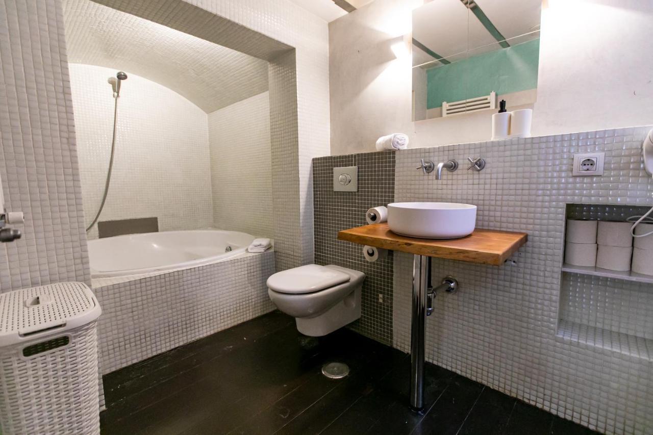 Apartamento 3 Dormitorios En Calle San Vicente. Seville Exterior photo